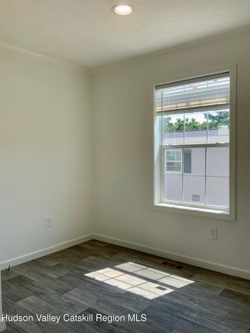 1154 Us-9 27, Hudson, NY 12534