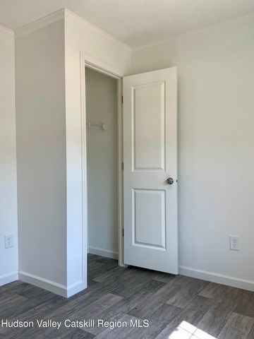 1154 Us-9 27, Hudson, NY 12534