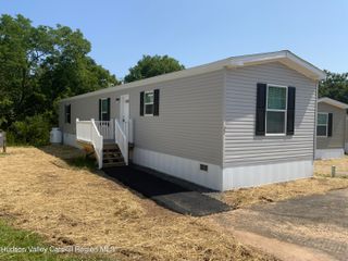 1154 Us-9 27, Hudson, NY 12534