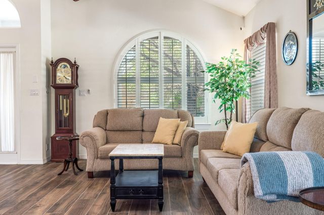 8717 Greenarbor Road NE, Albuquerque, NM 87122