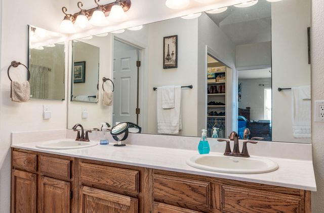 8717 Greenarbor Road NE, Albuquerque, NM 87122