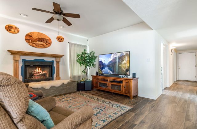 8717 Greenarbor Road NE, Albuquerque, NM 87122