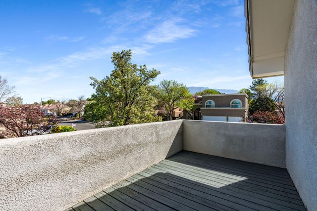 8717 Greenarbor Road NE, Albuquerque, NM 87122