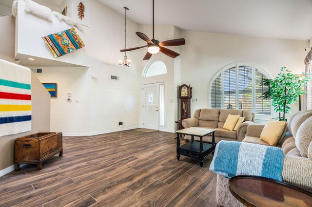 8717 Greenarbor Road NE, Albuquerque, NM 87122