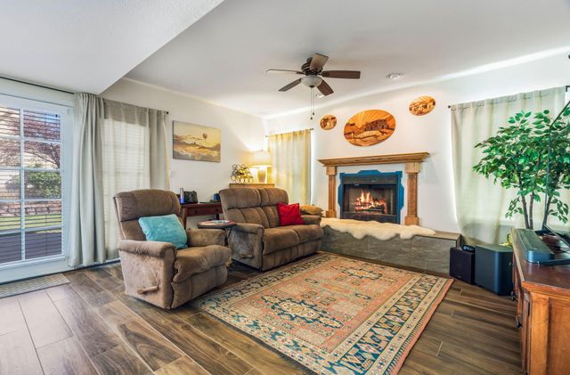 8717 Greenarbor Road NE, Albuquerque, NM 87122