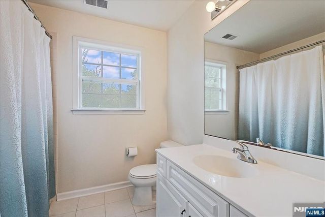15 Dana Drive, Lafayette, NJ 07848