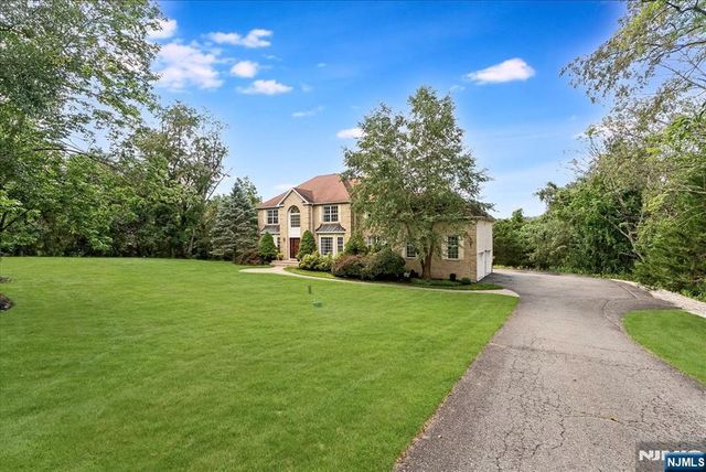 15 Dana Drive, Lafayette, NJ 07848