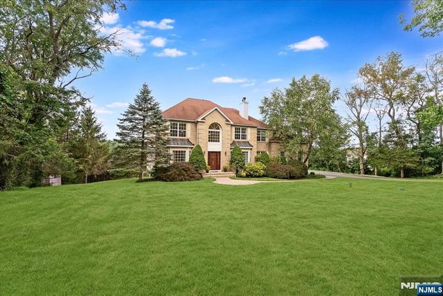 15 Dana Drive, Lafayette, NJ 07848