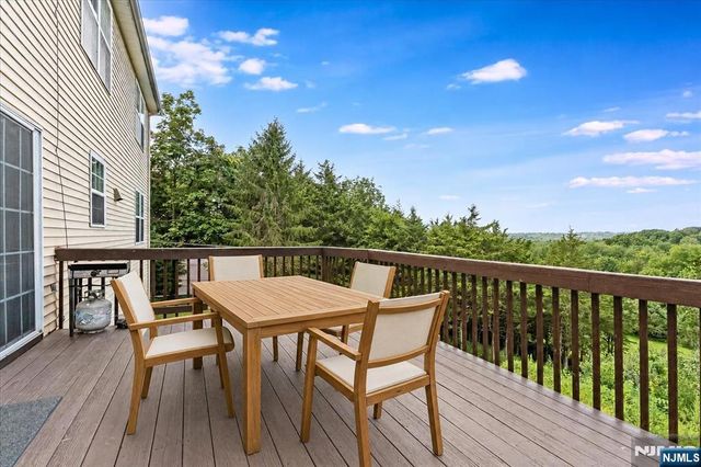 15 Dana Drive, Lafayette, NJ 07848