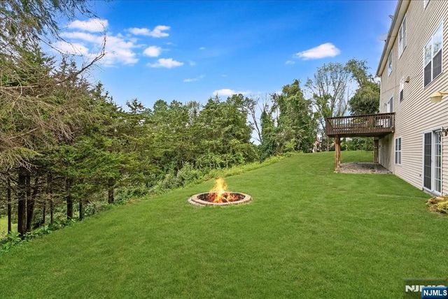 15 Dana Drive, Lafayette, NJ 07848