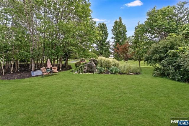 15 Dana Drive, Lafayette, NJ 07848