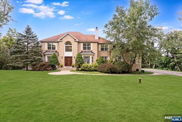 15 Dana Drive, Lafayette, NJ 07848