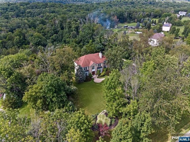 15 Dana Drive, Lafayette, NJ 07848