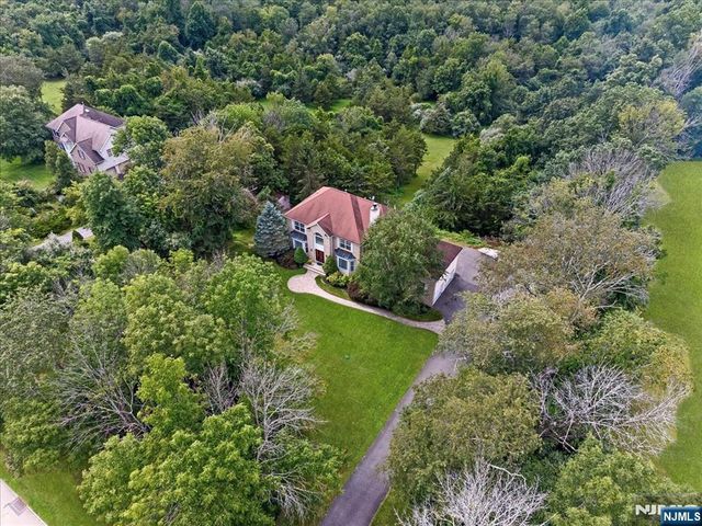15 Dana Drive, Lafayette, NJ 07848