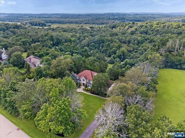 15 Dana Drive, Lafayette, NJ 07848