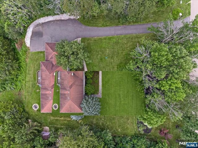 15 Dana Drive, Lafayette, NJ 07848