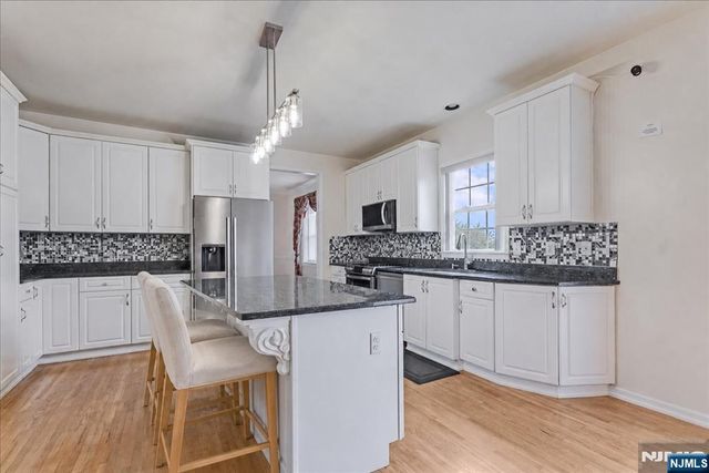 15 Dana Drive, Lafayette, NJ 07848