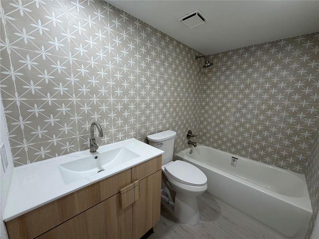 7400 SUNSHINE SKYWAY LANE S 105, St Petersburg, FL 33711