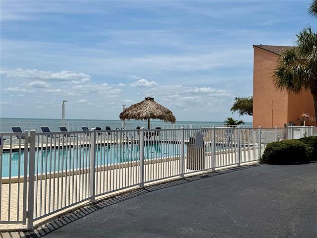 7400 SUNSHINE SKYWAY LANE S 105, St Petersburg, FL 33711