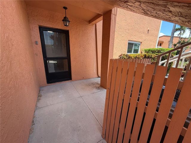 7400 SUNSHINE SKYWAY LANE S 105, St Petersburg, FL 33711