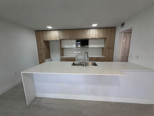 7400 SUNSHINE SKYWAY LANE S 105, St Petersburg, FL 33711