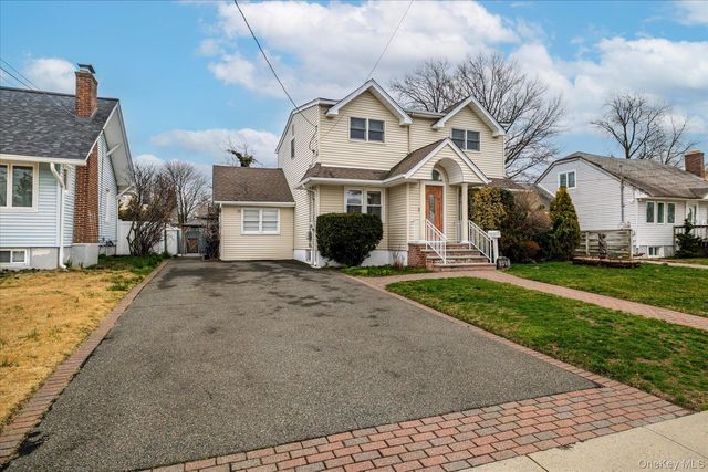 3305 4th Street, Oceanside, NY 11572