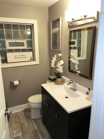 101 Granville Avenue, Bellwood, IL 60104