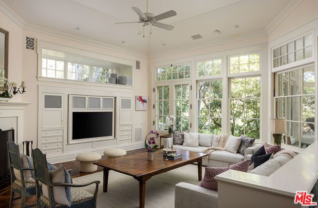 2041 Mandeville Canyon Road, Los Angeles, CA 90049