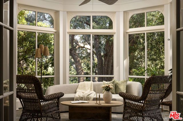 2041 Mandeville Canyon Road, Los Angeles, CA 90049