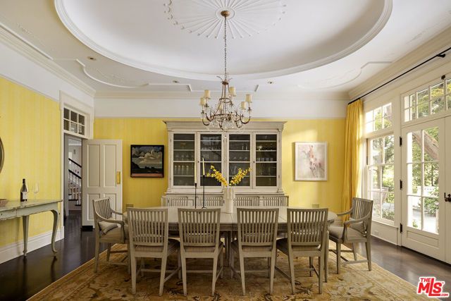 2041 Mandeville Canyon Road, Los Angeles, CA 90049