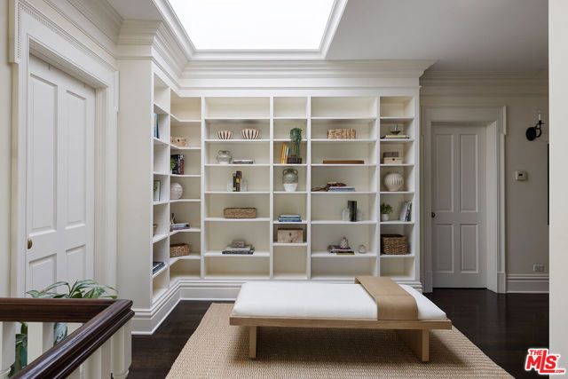 2041 Mandeville Canyon Road, Los Angeles, CA 90049