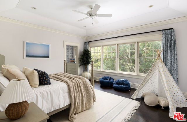 2041 Mandeville Canyon Road, Los Angeles, CA 90049