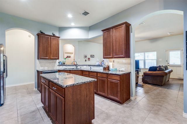 9204 Lockhart Drive, Arlington, TX 76002