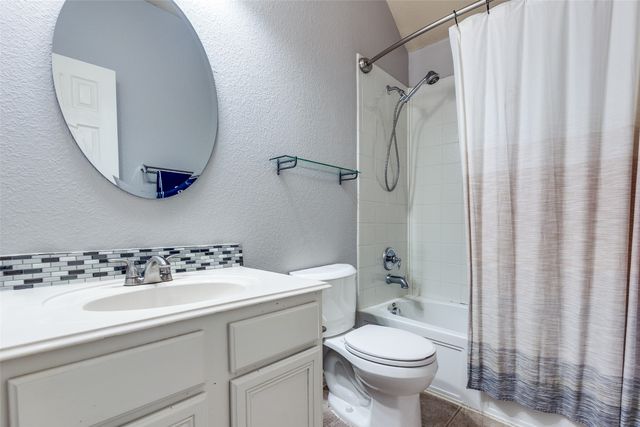 9204 Lockhart Drive, Arlington, TX 76002