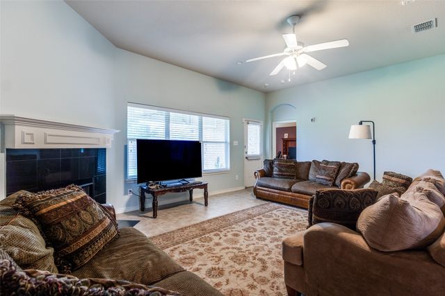 9204 Lockhart Drive, Arlington, TX 76002