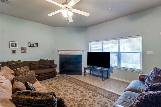 9204 Lockhart Drive, Arlington, TX 76002