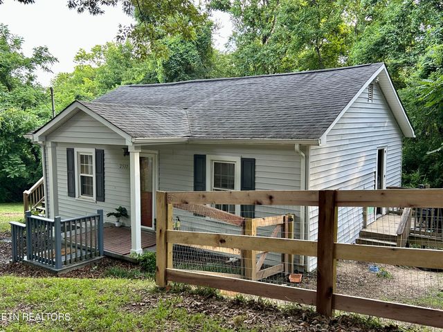 2517 Drinnen Rd, Knoxville, TN 37914