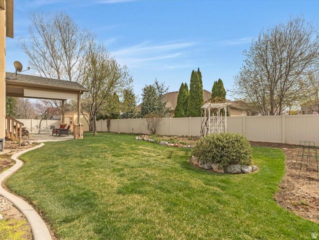 2943 W CURRENT CREEK DR, South Jordan, UT 84095