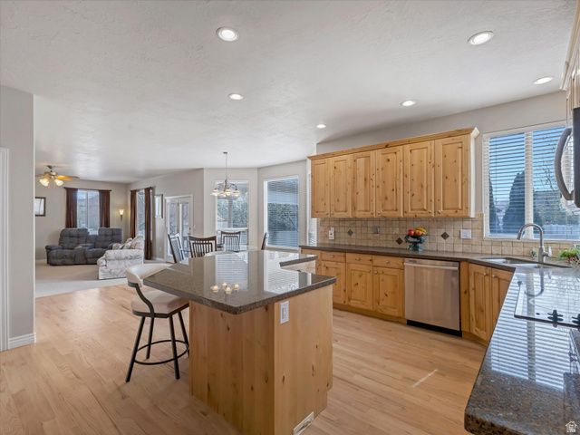 2943 W CURRENT CREEK DR, South Jordan, UT 84095