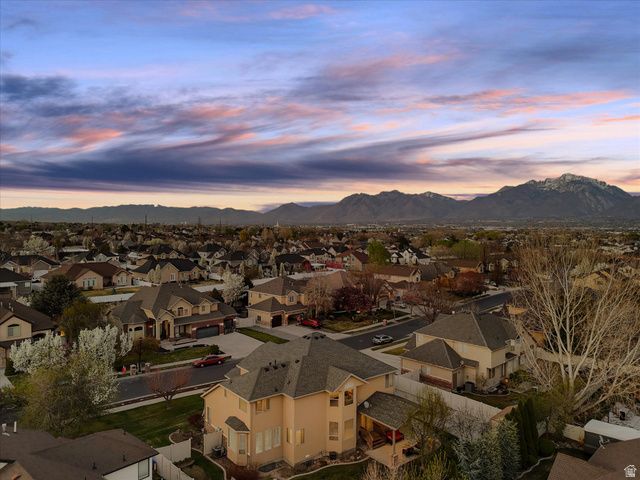 2943 W CURRENT CREEK DR, South Jordan, UT 84095