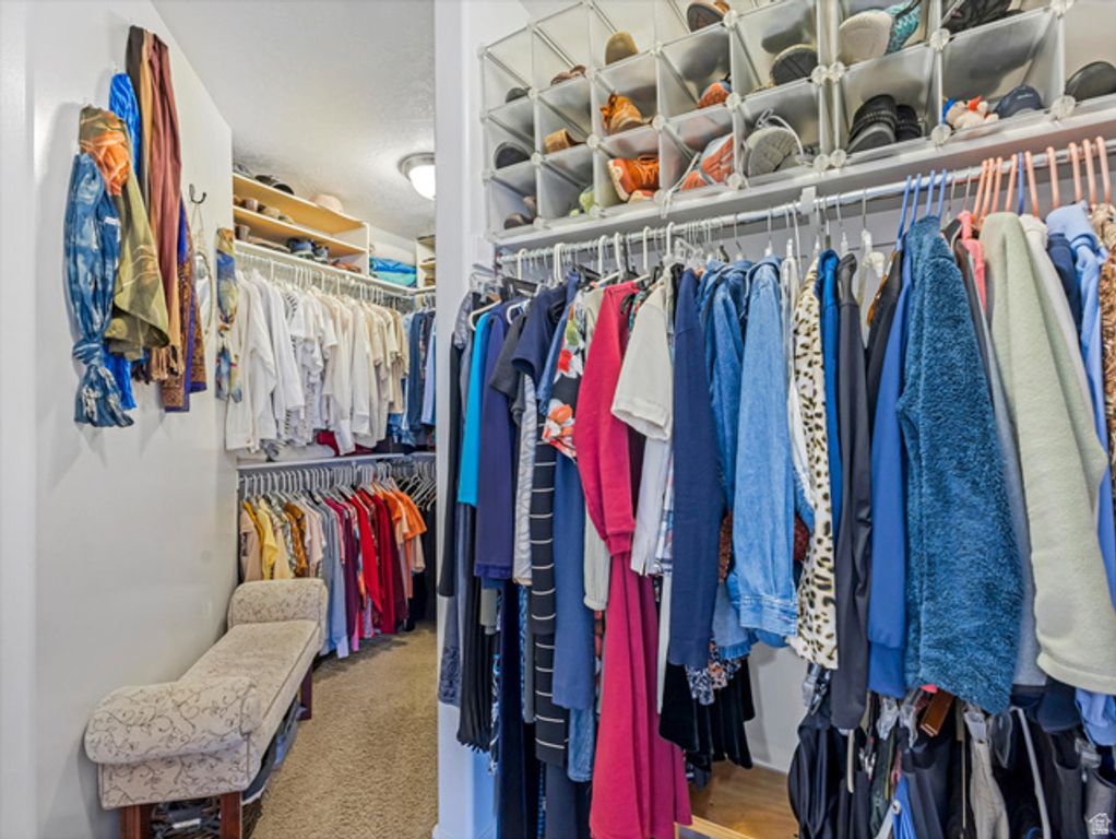 Image 18 of property listing at 2943 W CURRENT CREEK DR, South Jordan, UT 84095