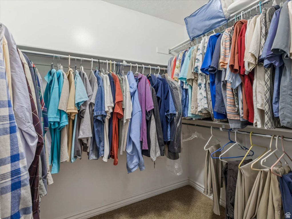 Image 19 of property listing at 2943 W CURRENT CREEK DR, South Jordan, UT 84095