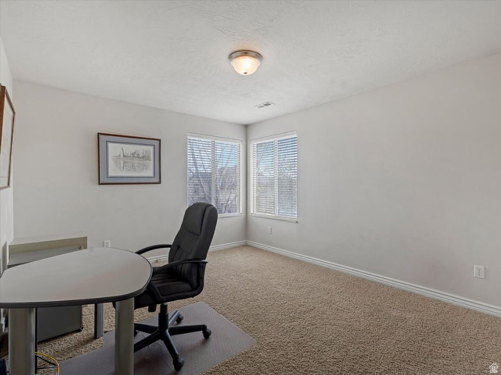 Image 26 of property listing at 2943 W CURRENT CREEK DR, South Jordan, UT 84095