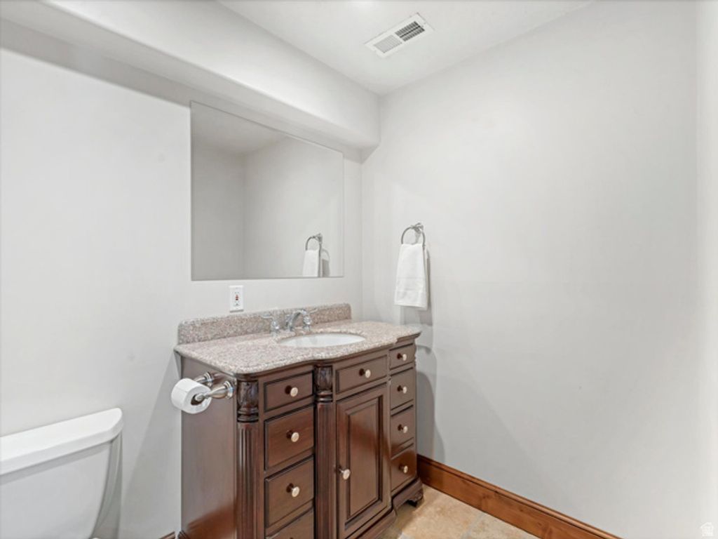 Image 32 of property listing at 2943 W CURRENT CREEK DR, South Jordan, UT 84095