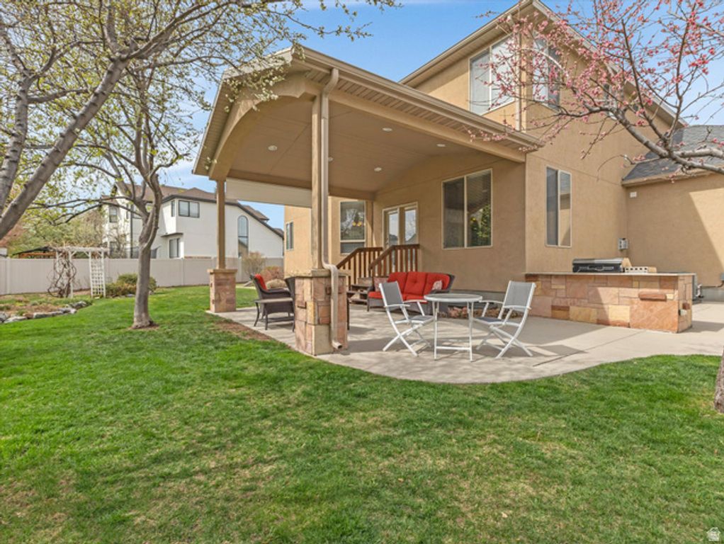 Image 37 of property listing at 2943 W CURRENT CREEK DR, South Jordan, UT 84095