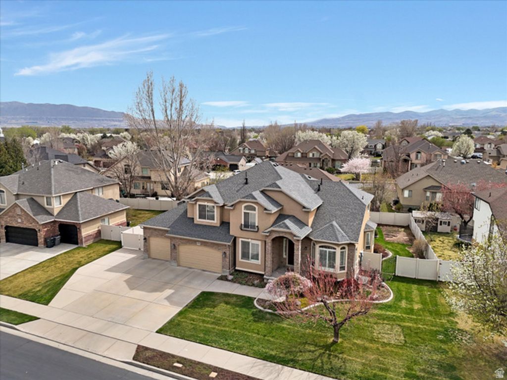 Image 43 of property listing at 2943 W CURRENT CREEK DR, South Jordan, UT 84095