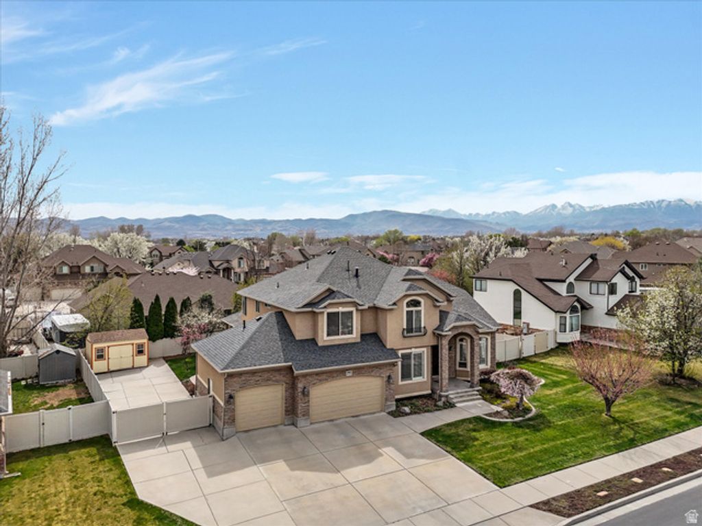 Image 44 of property listing at 2943 W CURRENT CREEK DR, South Jordan, UT 84095