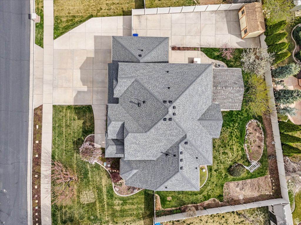 Image 49 of property listing at 2943 W CURRENT CREEK DR, South Jordan, UT 84095