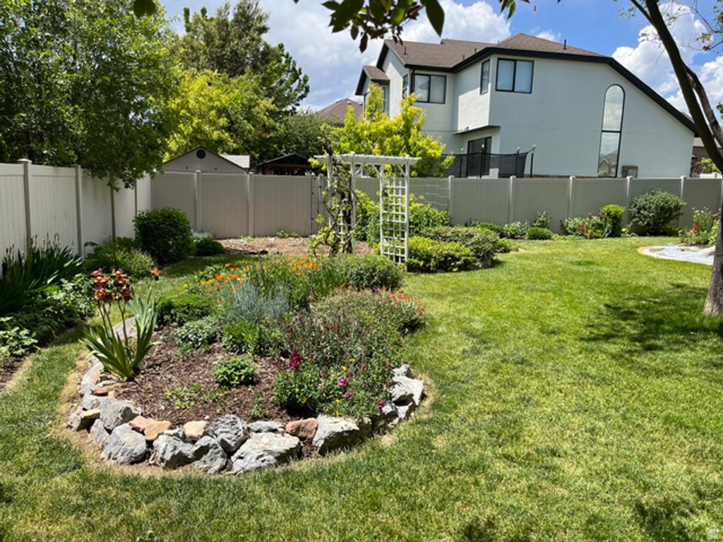 Image 55 of property listing at 2943 W CURRENT CREEK DR, South Jordan, UT 84095