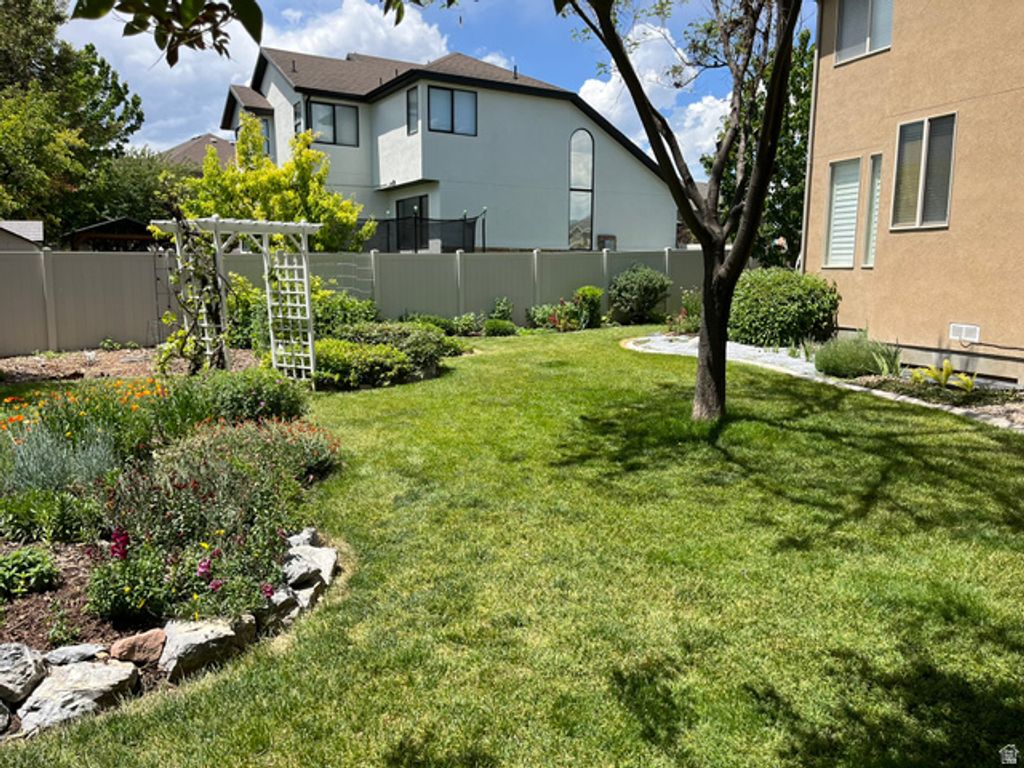 Image 56 of property listing at 2943 W CURRENT CREEK DR, South Jordan, UT 84095